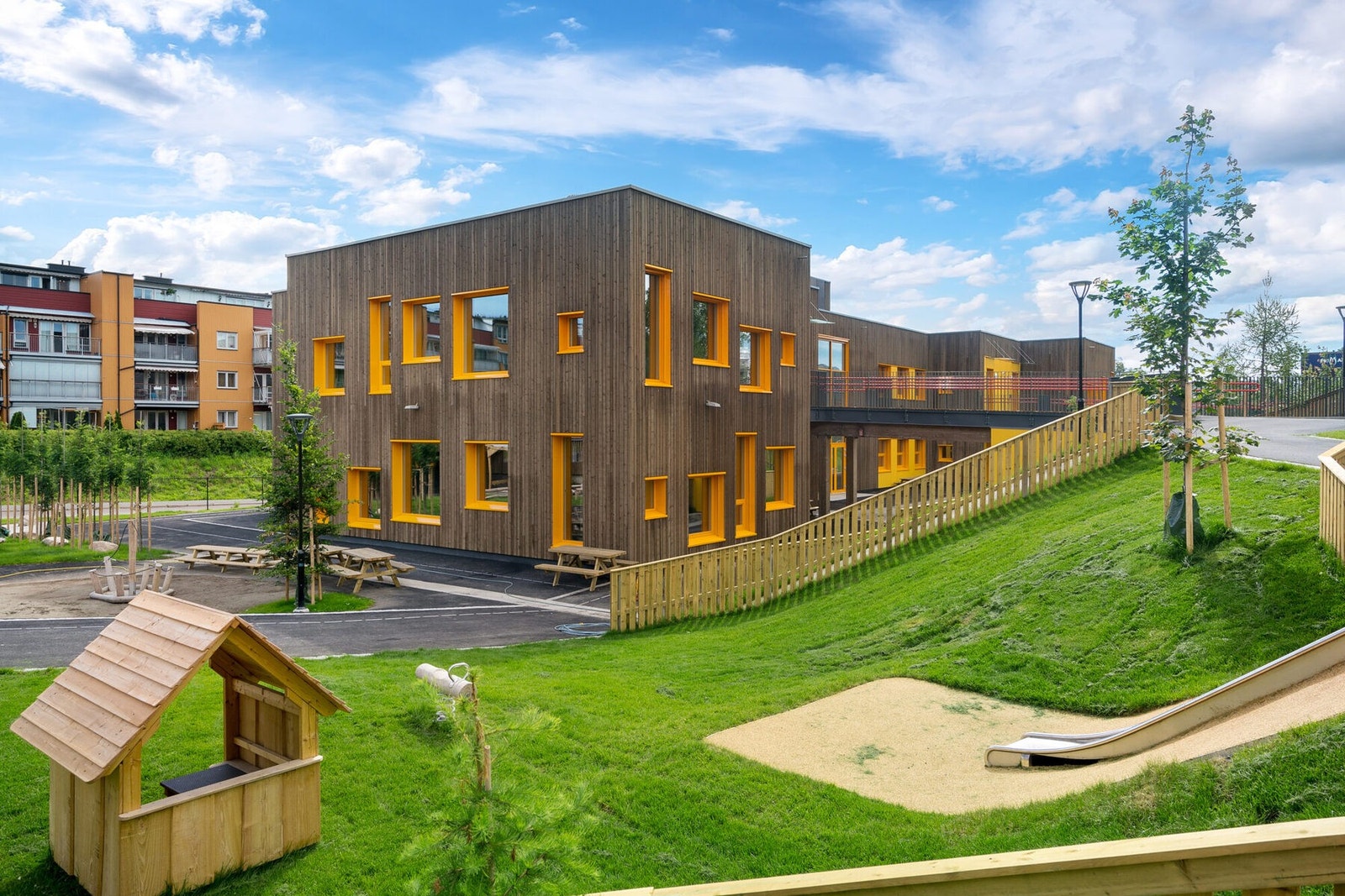 Flere barnehager i nærheten. Bl.a. Vollebekk barnehage som er i kort gangavstand fra boligen. Galleribilde