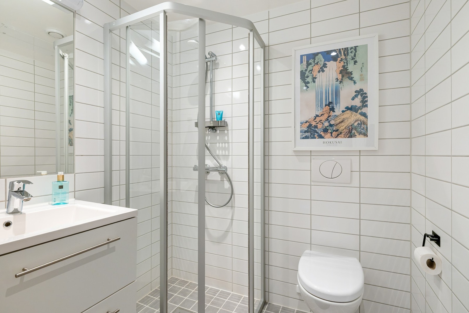 Bad 2 ligger også i tilknytning entréen. Galleribilde