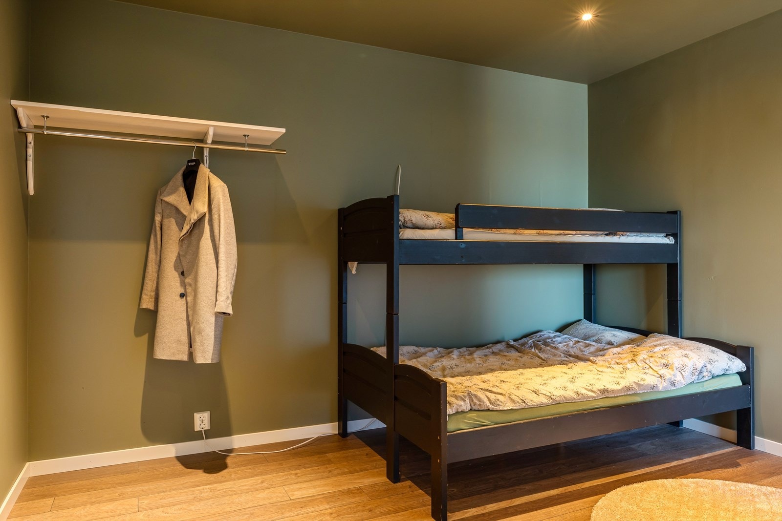 Rommet har gode muligheter for ulike garderobeløsninger. Galleribilde