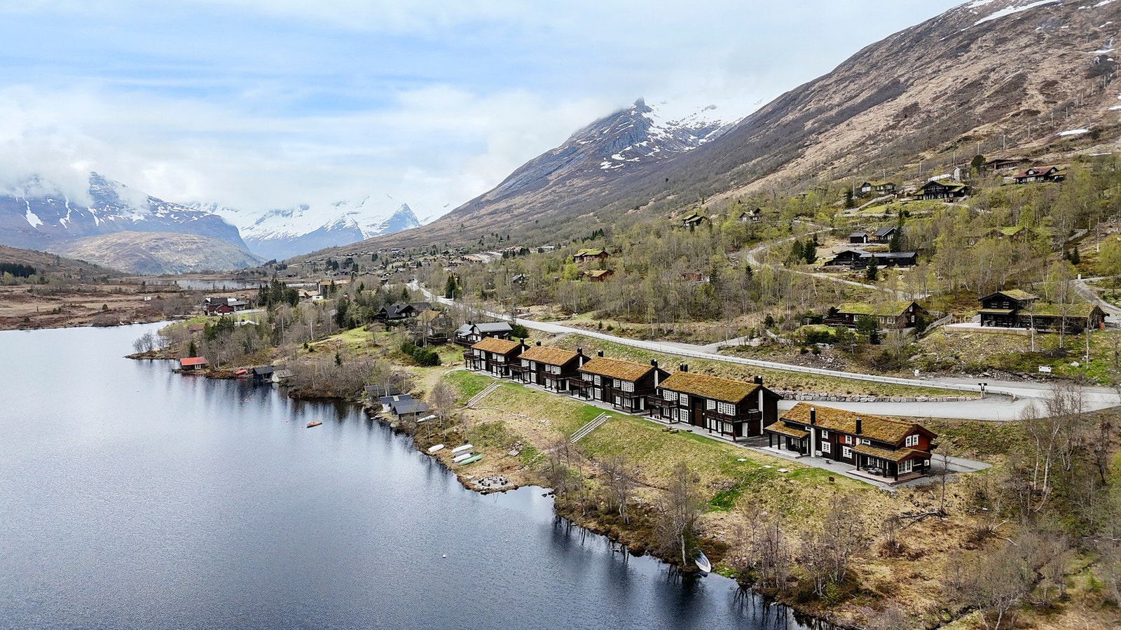 Like utenfor inngangsdøren finnes utallige turmuligheter, både sommer og vinter. Galleribilde