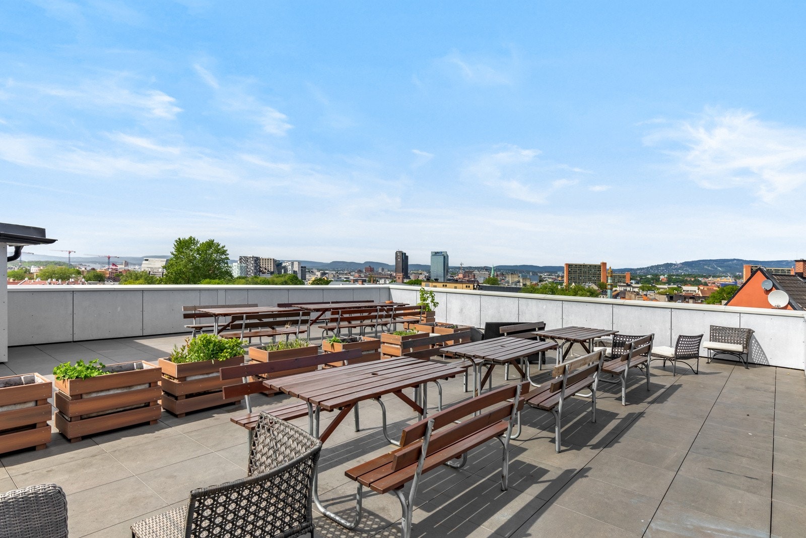 Til glede for beboerne har sameiet en stor takterrasse med sittegrupper. Galleribilde