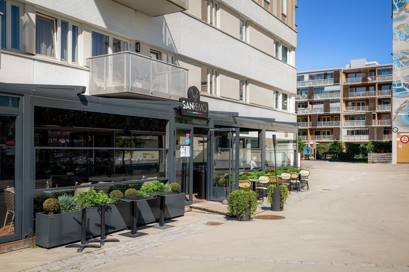 San Remo er en italiensk restaurant og pizzeria som ligger like ved leiligheten. Galleribilde