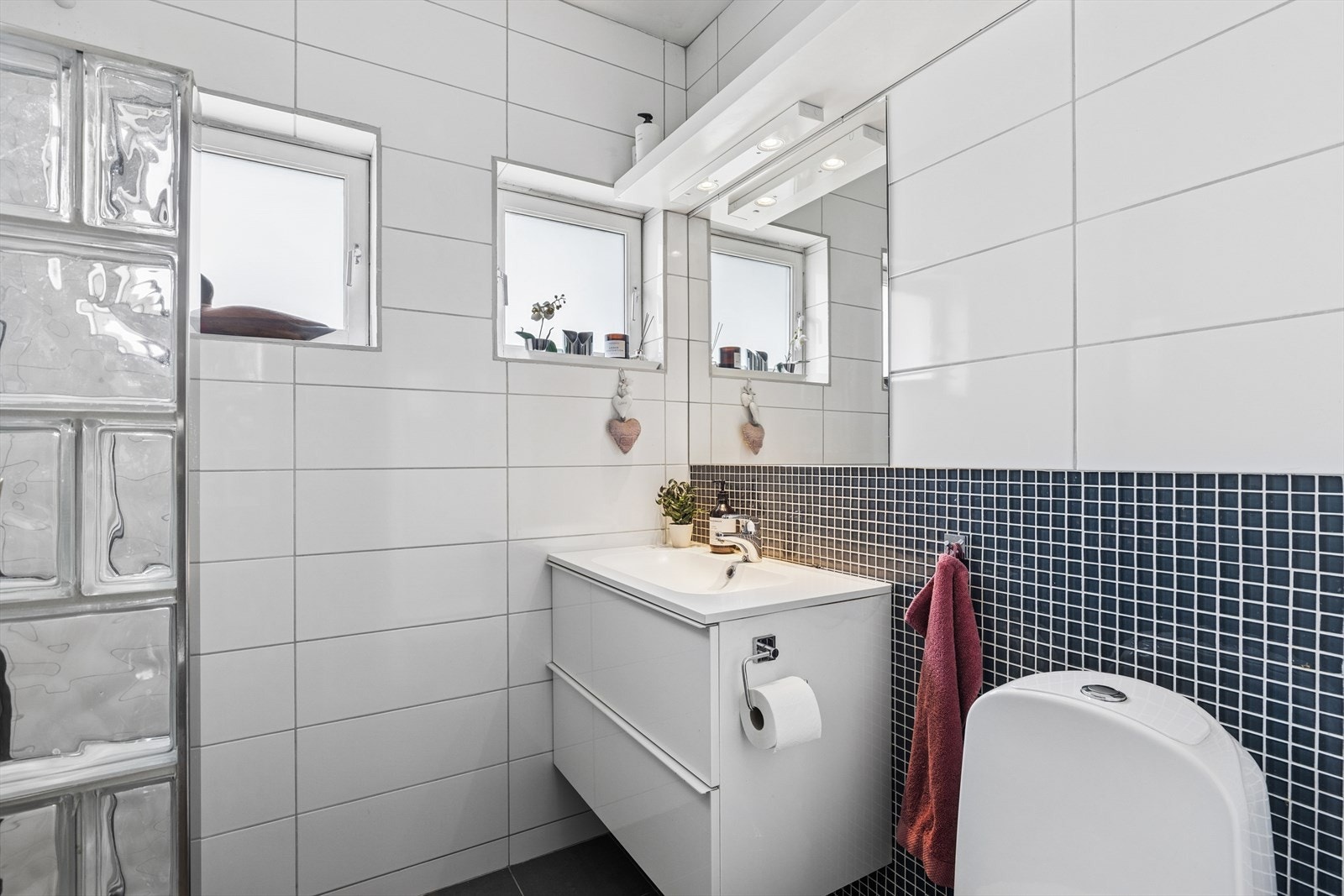 Baderom 1. etasje. Galleribilde