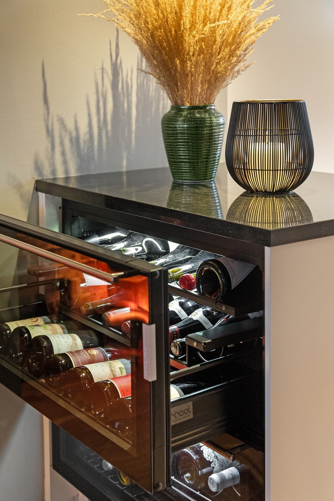 Kjøkkenet har vinskap fra Norcool. Galleribilde