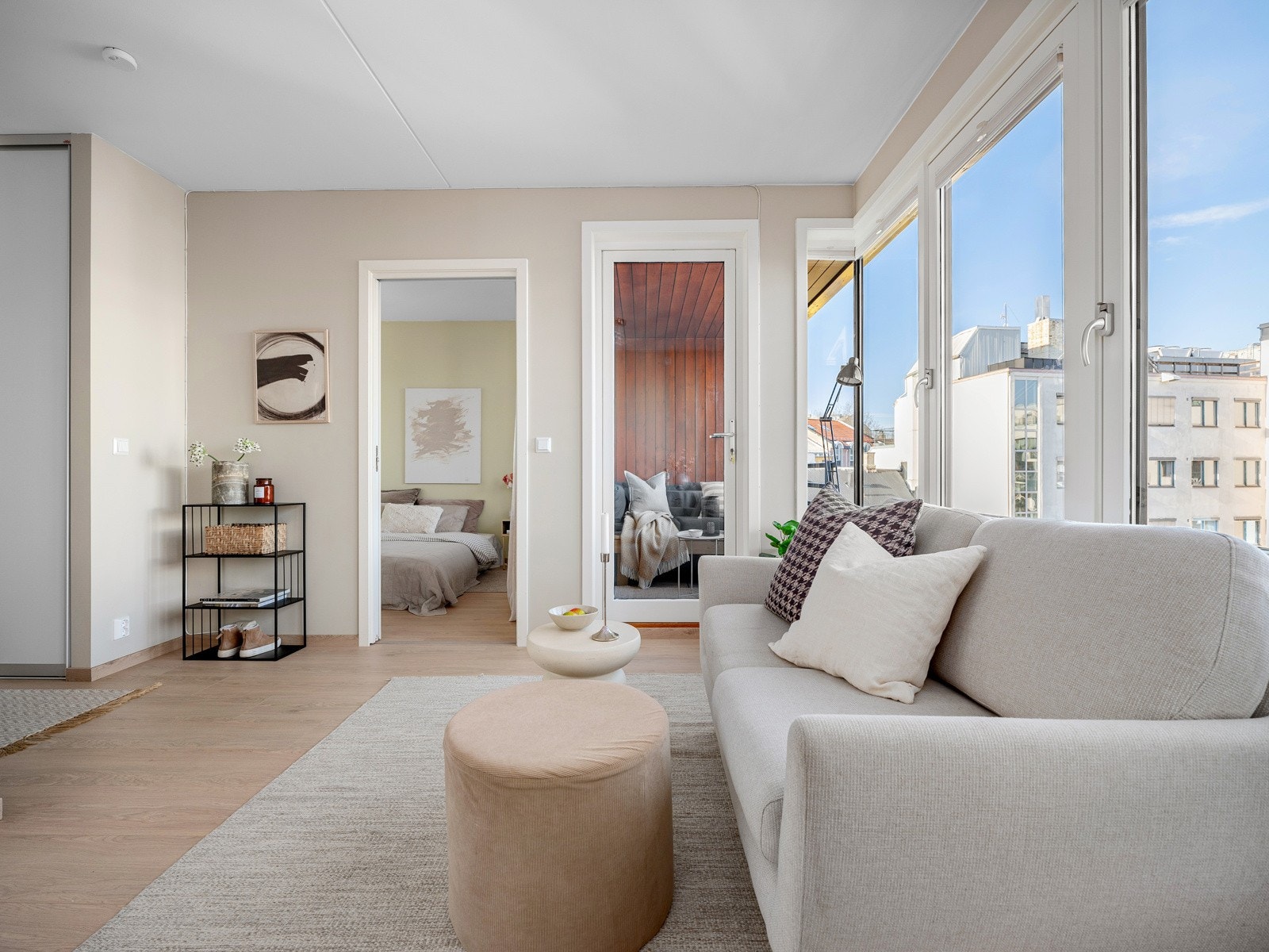 Boligen ligger i et bygg fra 2006 og holder dermed en gjennomgående god standard. Galleribilde