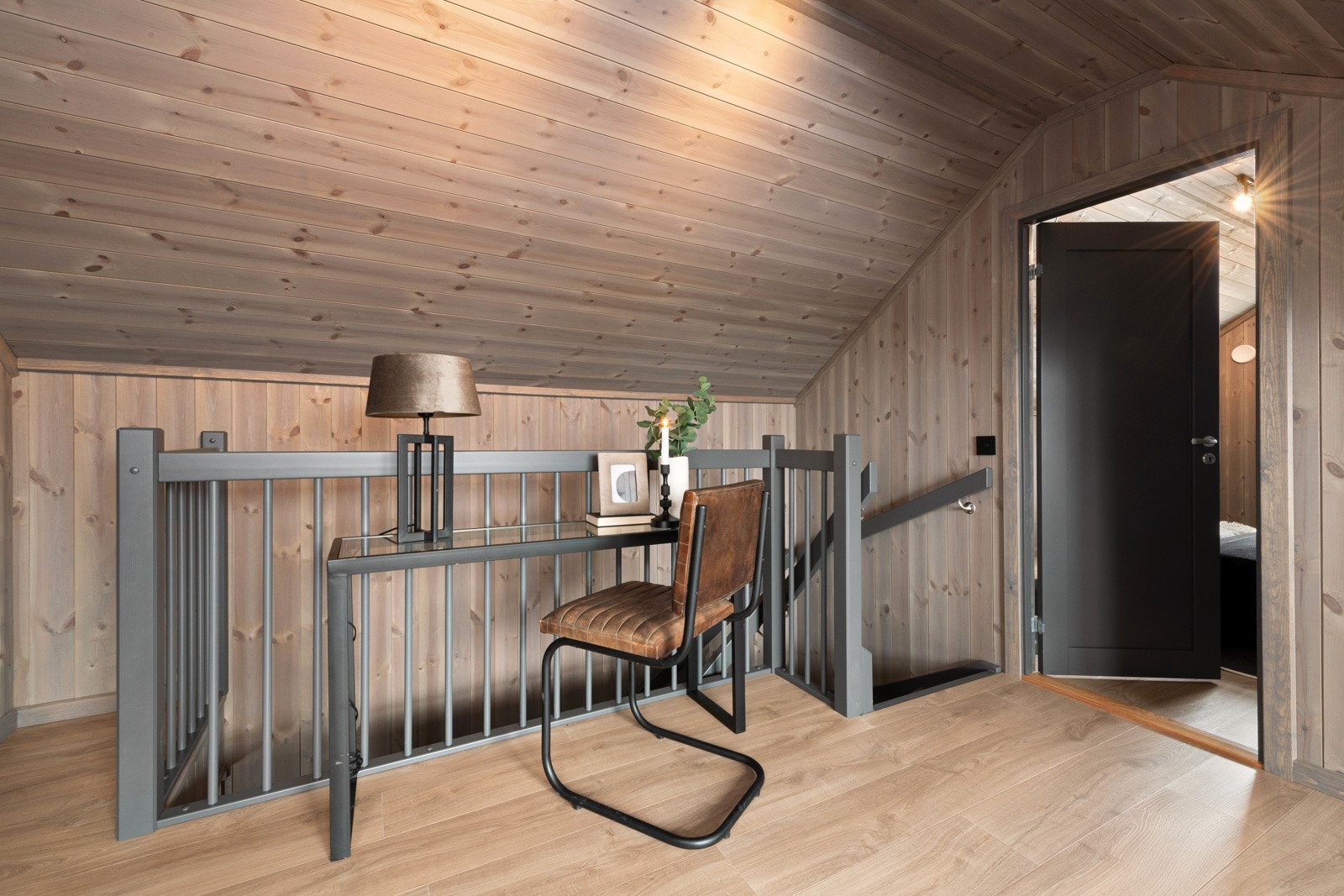 En stue som dette er uvurderlig for familier som ønsker ekstra spillerom og mulighet for å trekke seg tilbake. Galleribilde