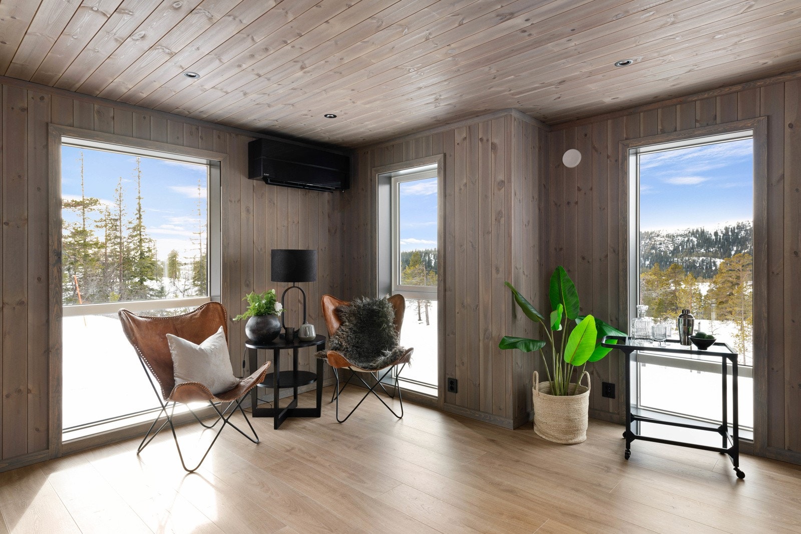 Det er montert en varmepumpe som sørger for jevn temperatur gjennom året. Galleribilde