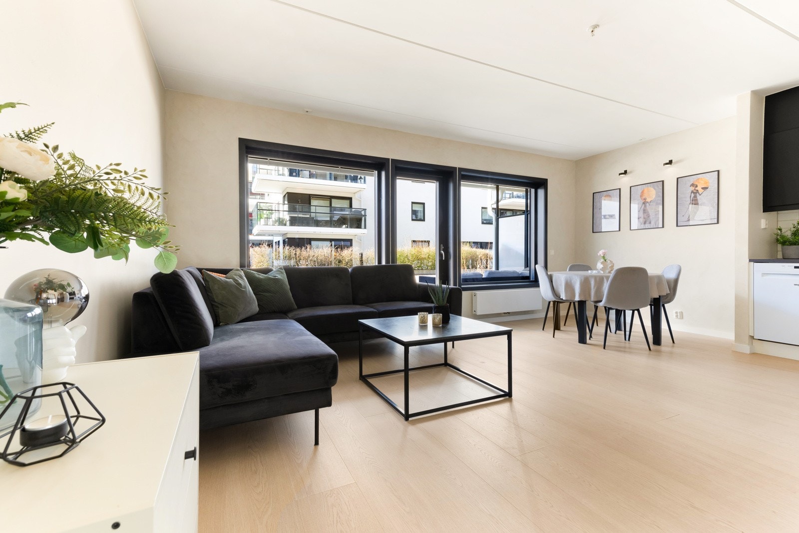 Det er balansert ventilasjon i boligen som sørger for god luftkvalitet til enhver tid. Galleribilde