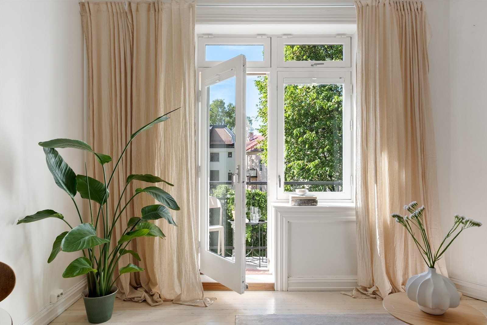 Fra stuen er det utgang til en brannbalkong. Galleribilde