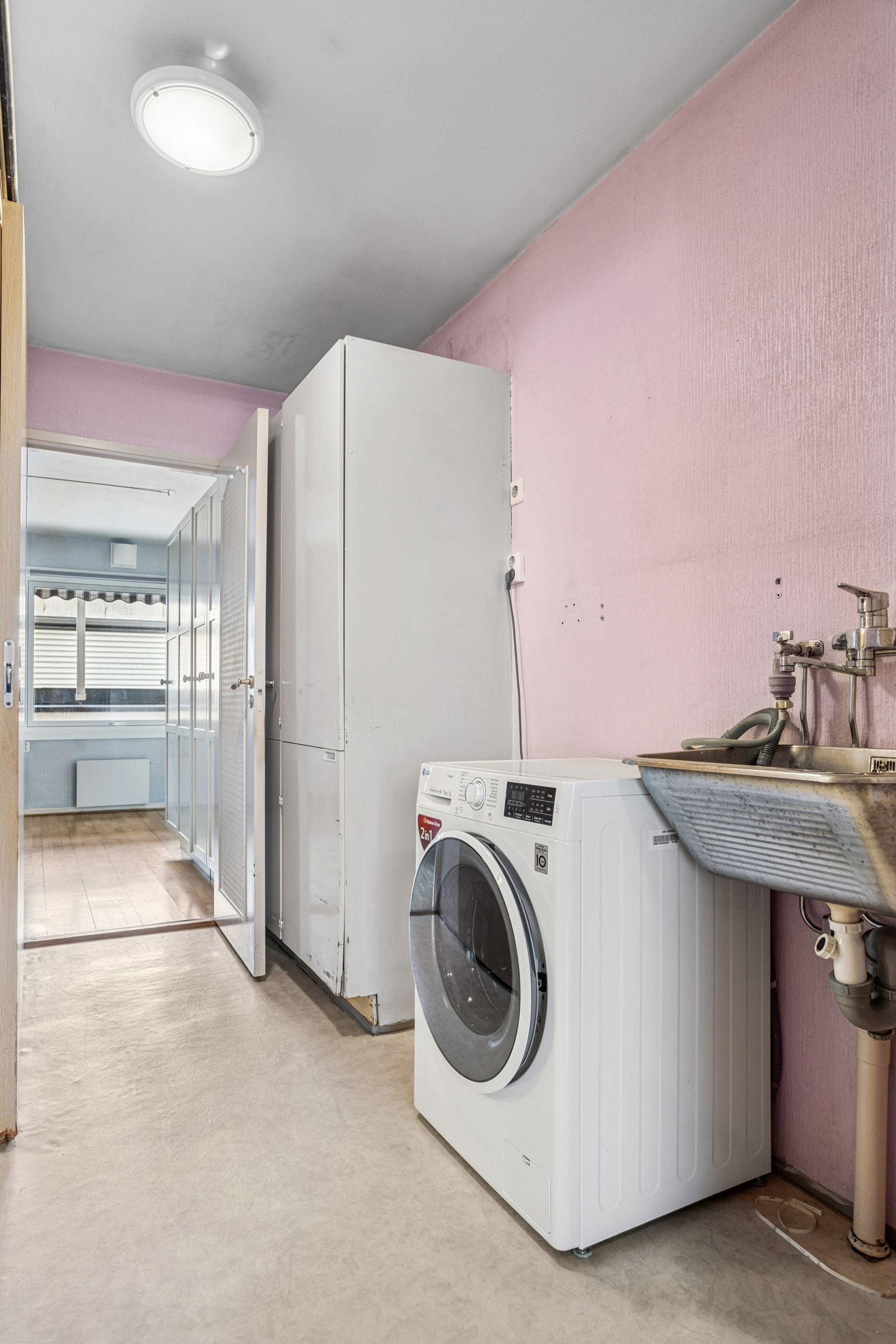 Fra vaskerom Galleribilde