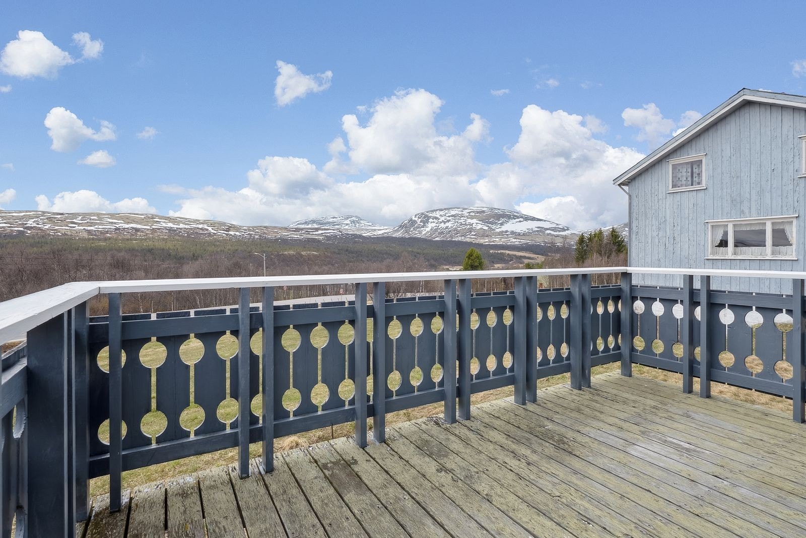 Flott utsikt fra terrasse Galleribilde