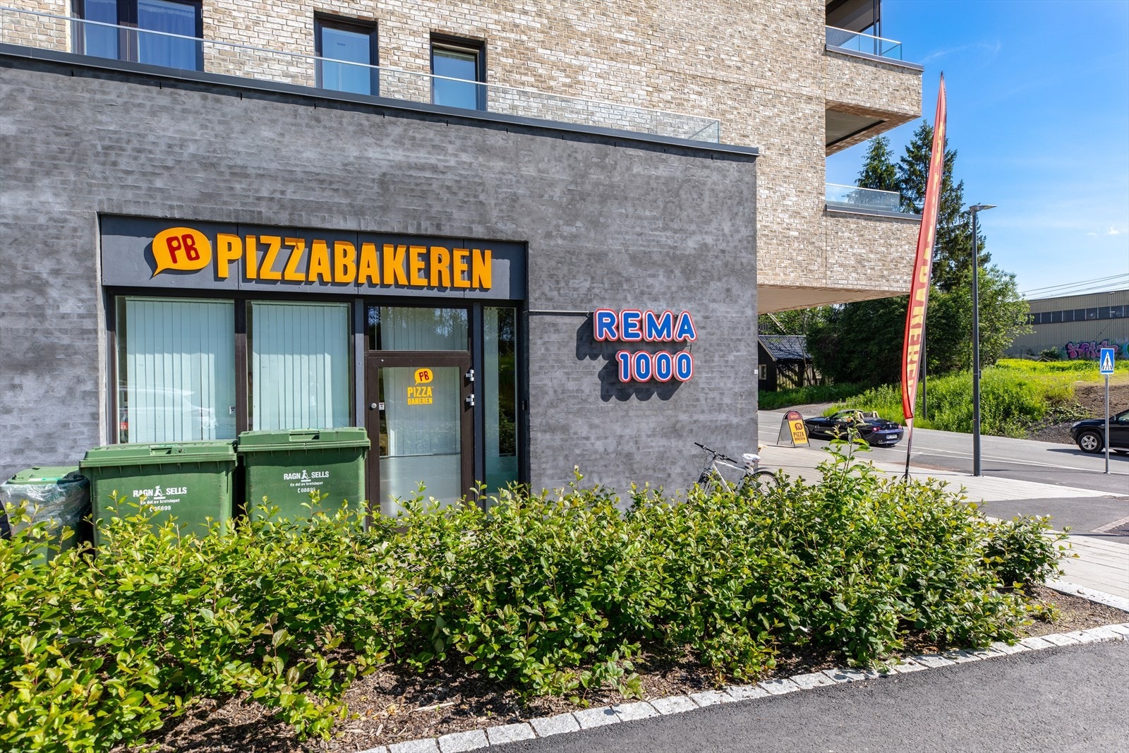 I Stasjonsbyen finner du bl.a. Pizzabakeren og Rema 1000. Galleribilde