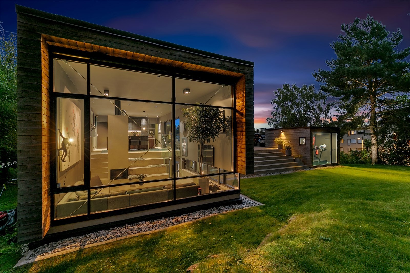 Påkostet og moderne villa med utsøkte detaljer, komfort og smarte løsninger. Denne boligen kan tilpasses den enkelte familiers behov. Galleribilde