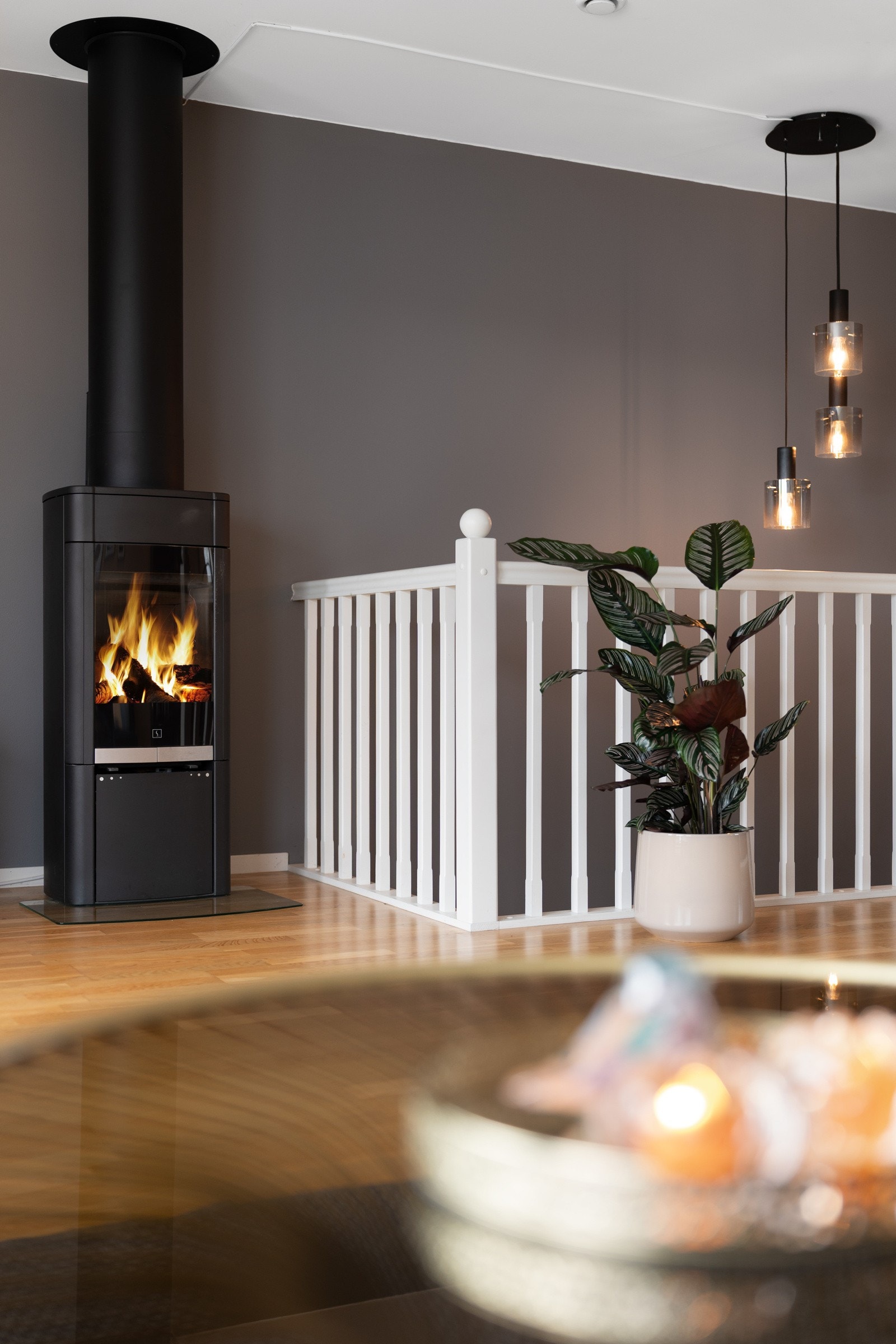 Peis i stue og balansert ventilasjon sørger for et sunt og godt inneklima, samtidig som det sparer for strømkostnadene. Galleribilde