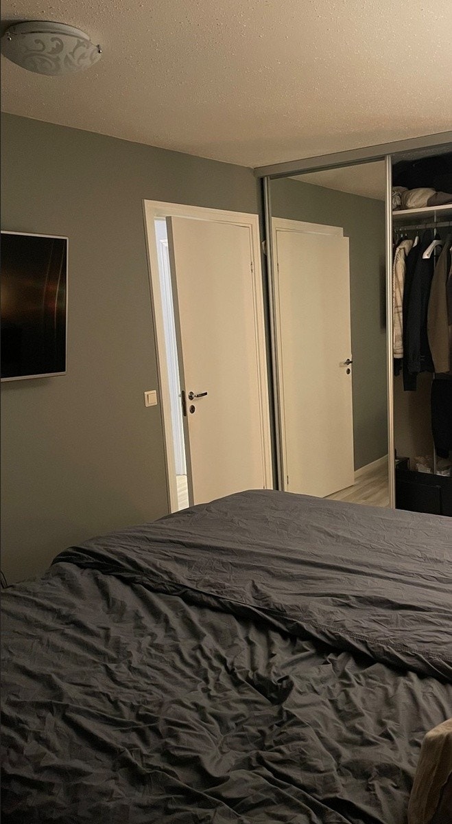 Garderobeskap med tre seksjoner Galleribilde