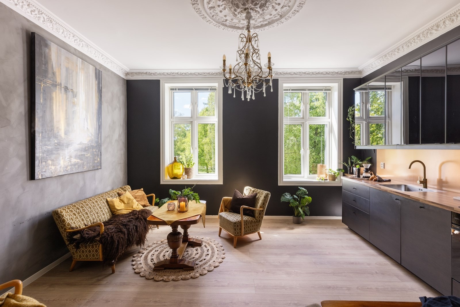 Velkommen til Helgesens gate 42D, presentert av Harleen Kahlon i Eiendomsmegler 1! Galleribilde