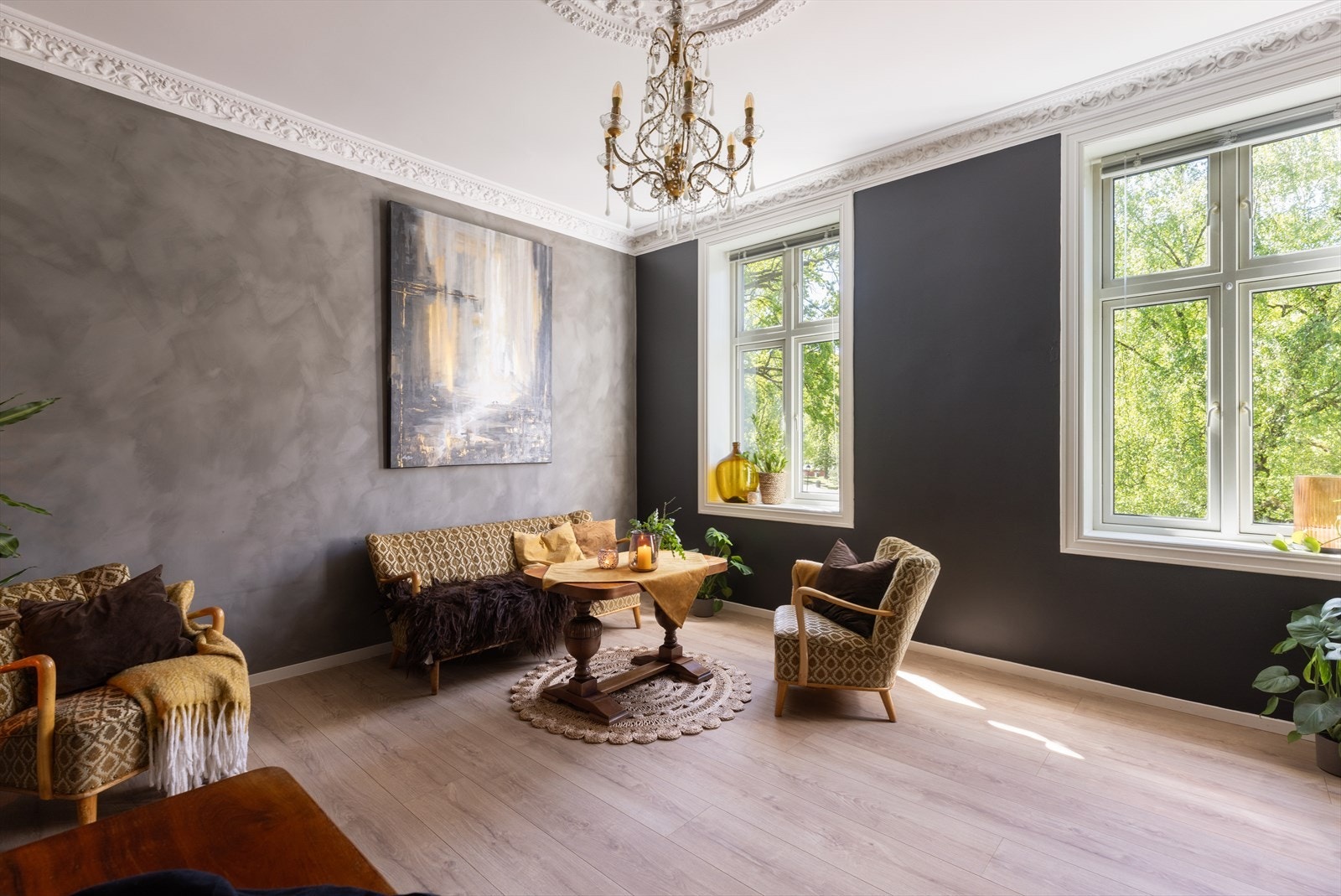 Leiligheten holder en gjennomgående god standard og har en rekke klassiske detaljer. Galleribilde