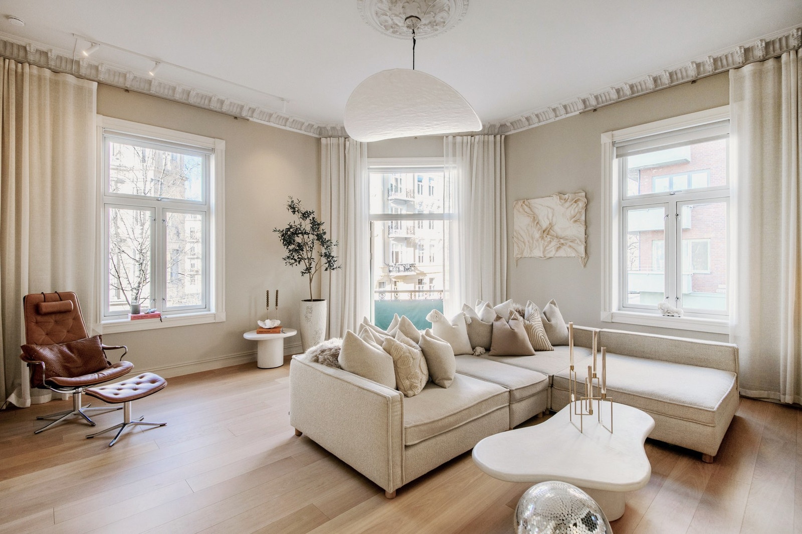 Eksklusiv og svært påkostet hjørneleilighet, beliggende i vakre Elisenbergveien Galleribilde