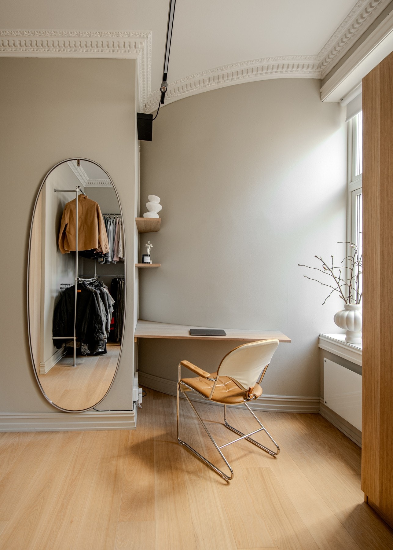 Godt dimensjonert soverom nr. 2 som egner seg utmerket som gjesterom, barnerom eller hjemmekontor, alt etter behov. Galleribilde