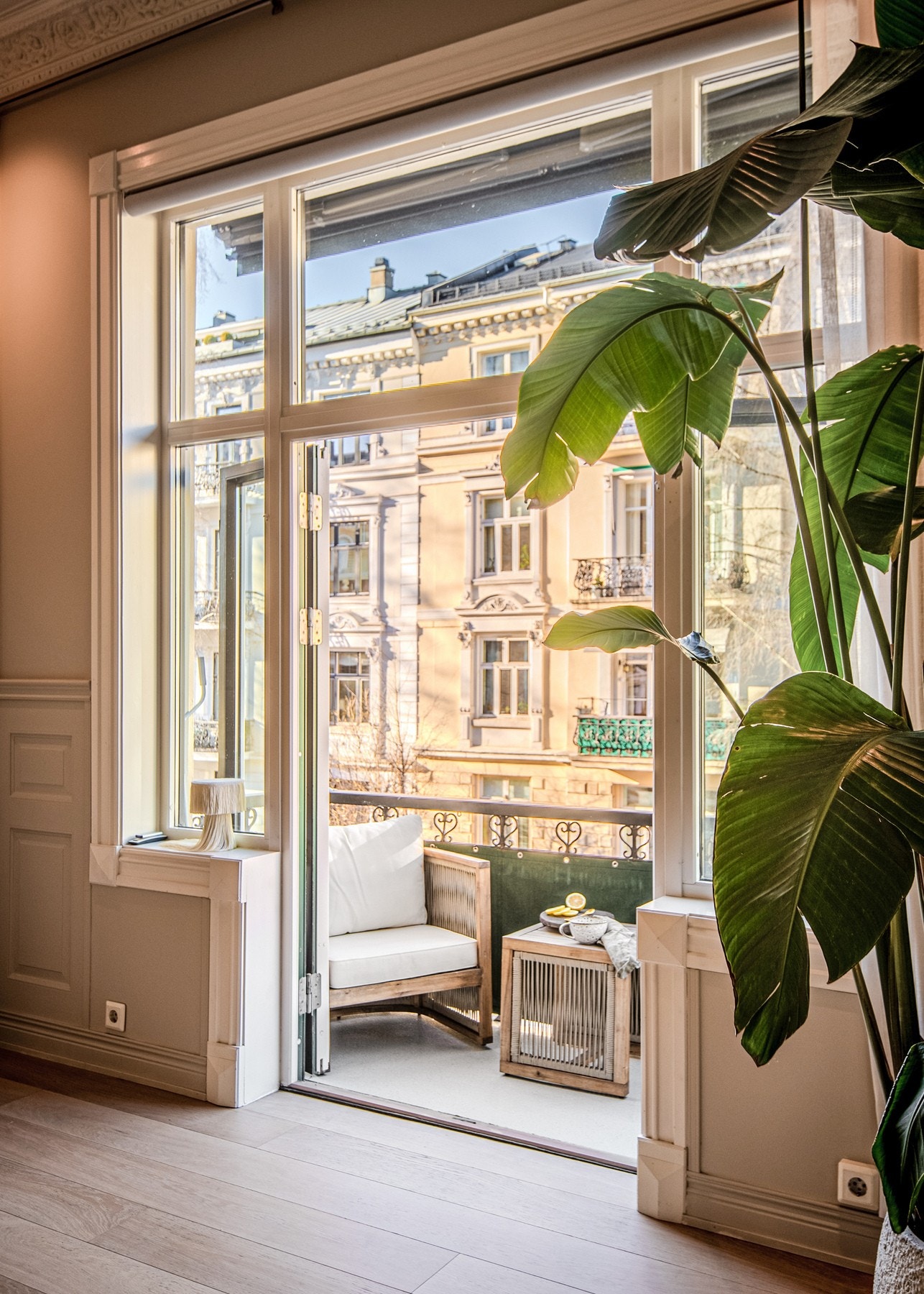 Leiligheten innehar 2 hyggelige balkonger med utsyn over vakre og fredelige Elisenbergveien Galleribilde