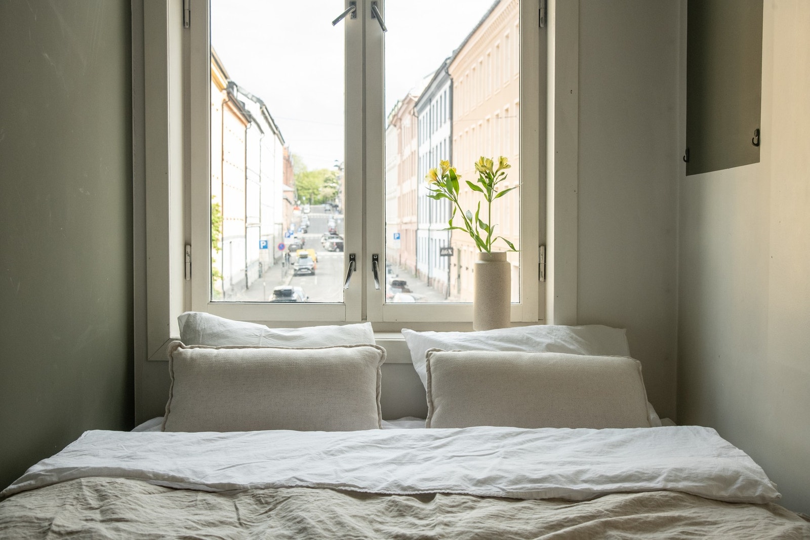 Soverom 2 er et pent og funksjonelt rom som egner seg godt som gjesterom, men som også kan innredes som eksempelvis en walk-in-garderobe dersom det er ønskelig. Galleribilde