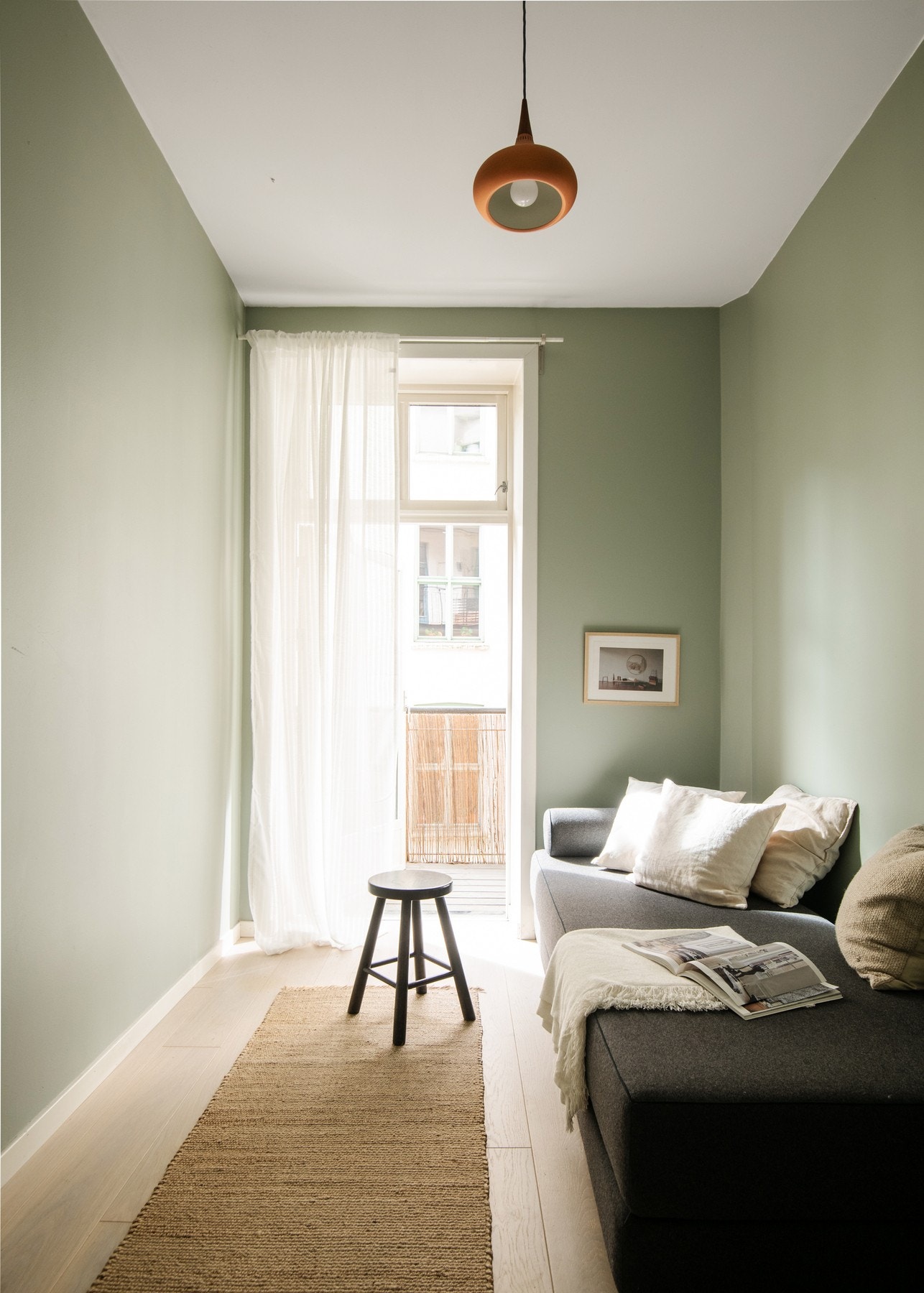 Soverom 1 egner seg godt som soverom, men passer også utmerket som hjemmekontor eller hobbyrom. Galleribilde