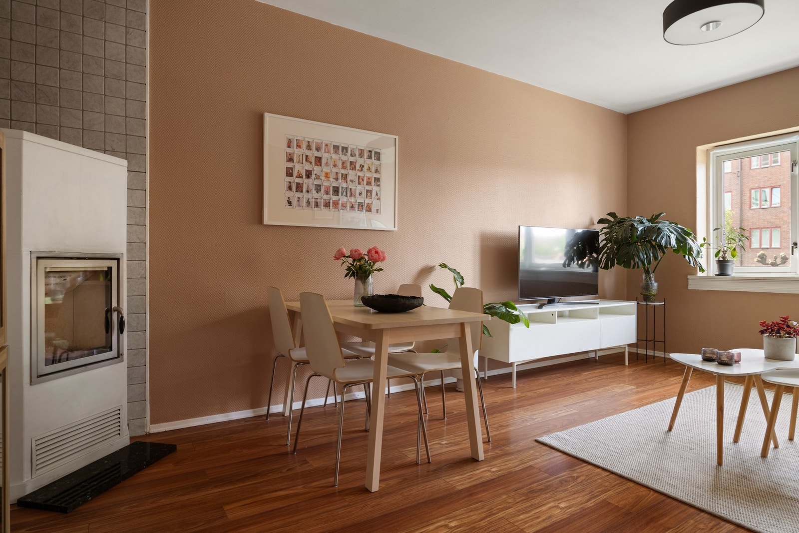 Naturlig sone for spisebord. Galleribilde