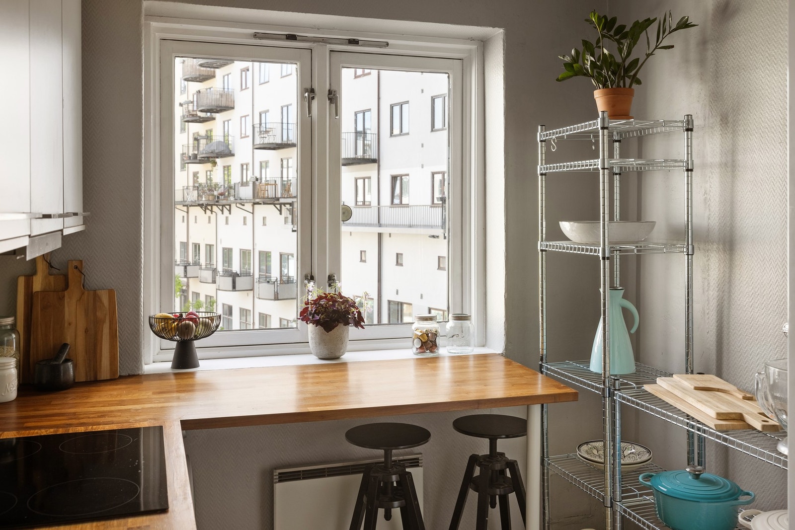 Hyggelig spiseplass hvor du kan nyte morgenkaffen. Galleribilde