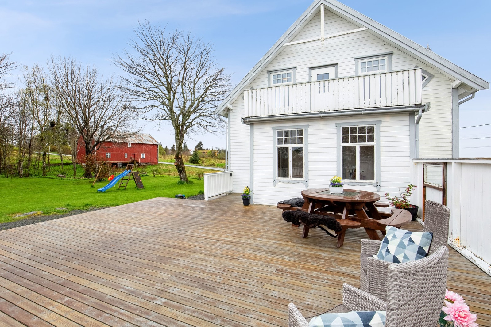 Eiendommen har en flott utsikt utover Ramsøyfjorden og mot Hitra Galleribilde