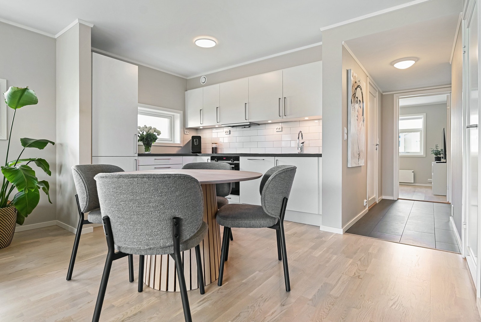 Stilrent og tidløst kjøkken Galleribilde