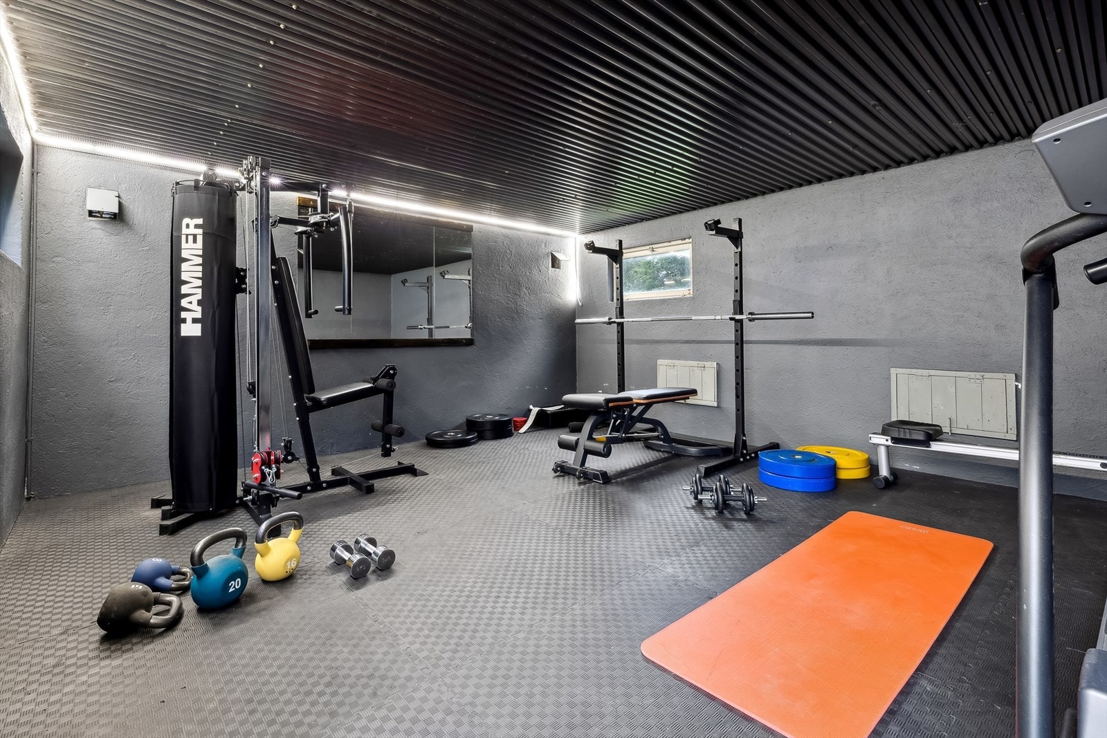 Trimrom i låve/uthus Galleribilde