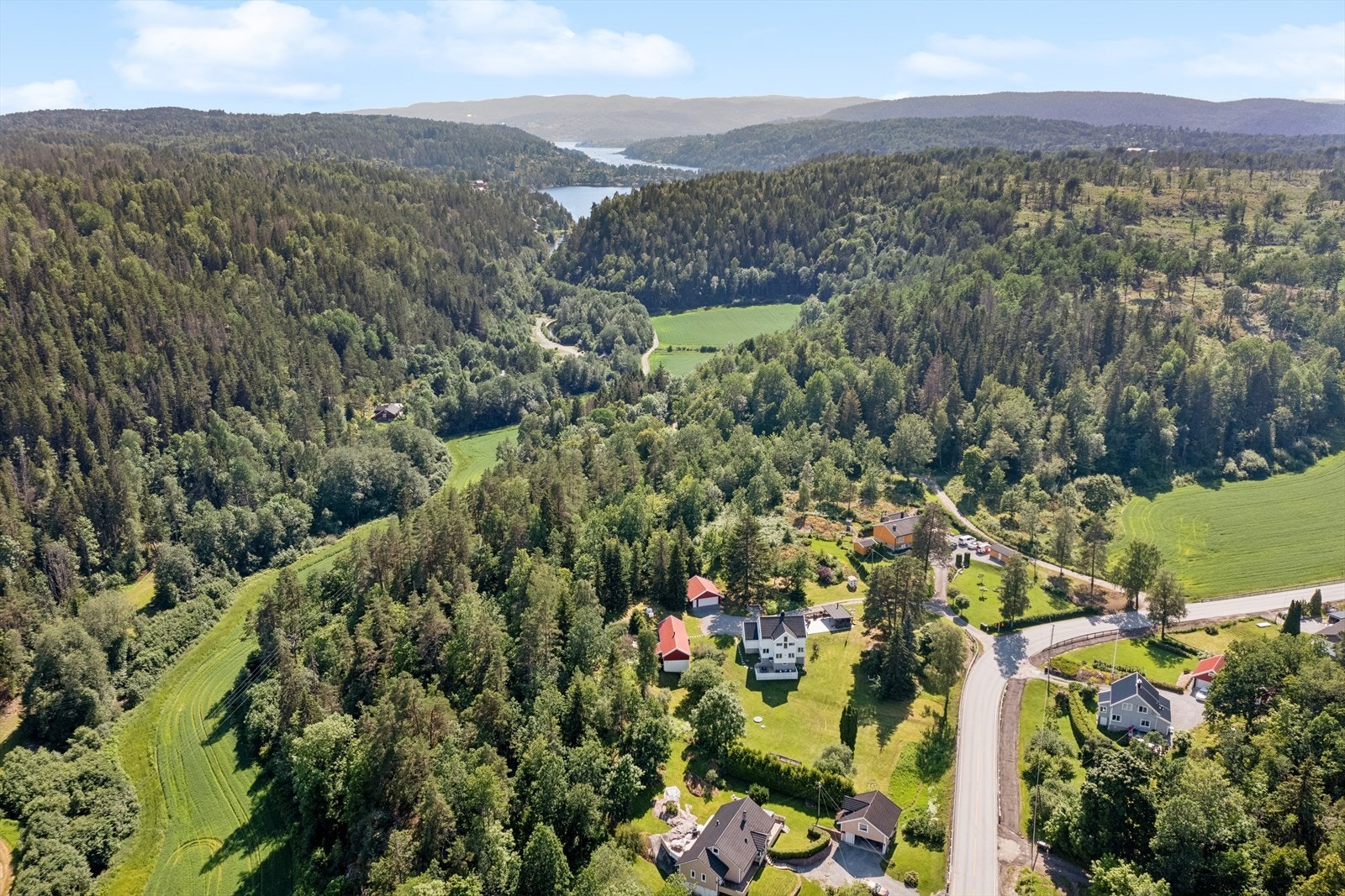 Det er kun ca. 9 km til Drøbak sentrum og Oslofjorden Galleribilde