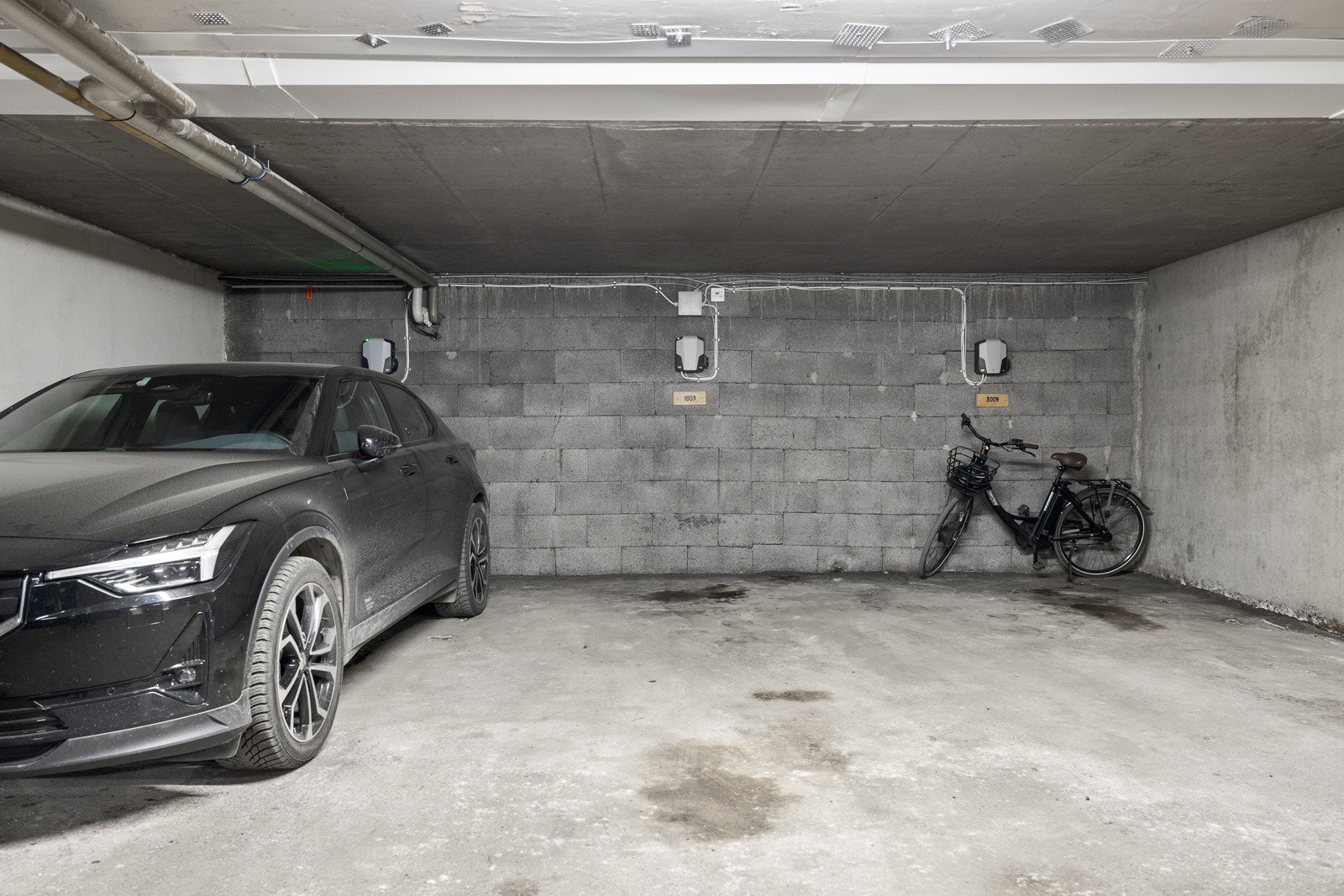 - Mulighet for videreleie av garasjeplass. Kr 1.500,- pr mnd med strøm eller kr 1.200,- pr mnd uten strøm - Galleribilde