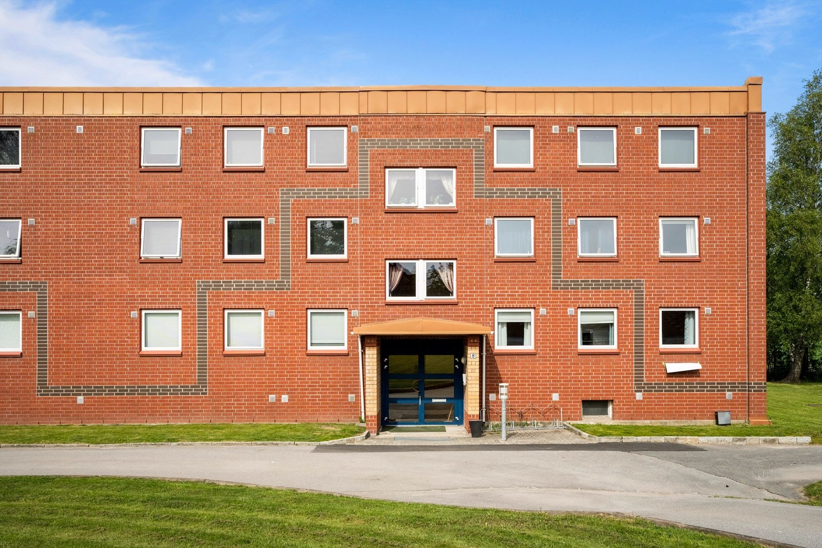 Endeleiligheten ligger fint til i høy første etasje i et populært boligområde. Galleribilde