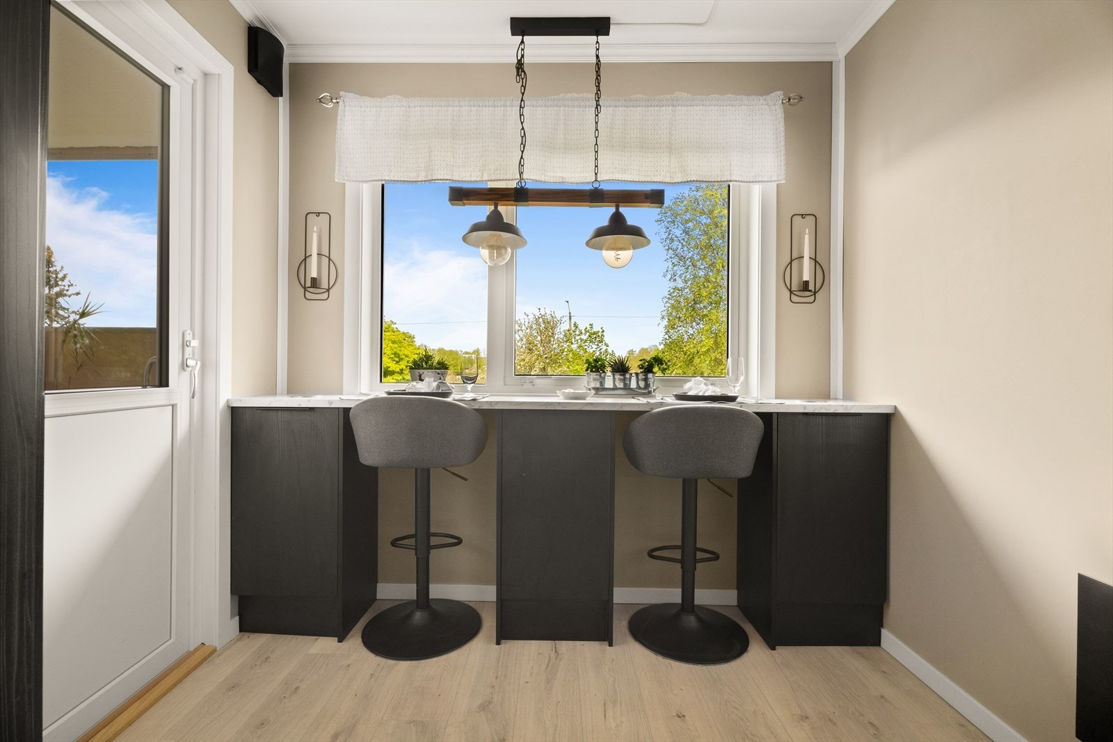 Ett hyggelig plass å nyte frokosten. Galleribilde