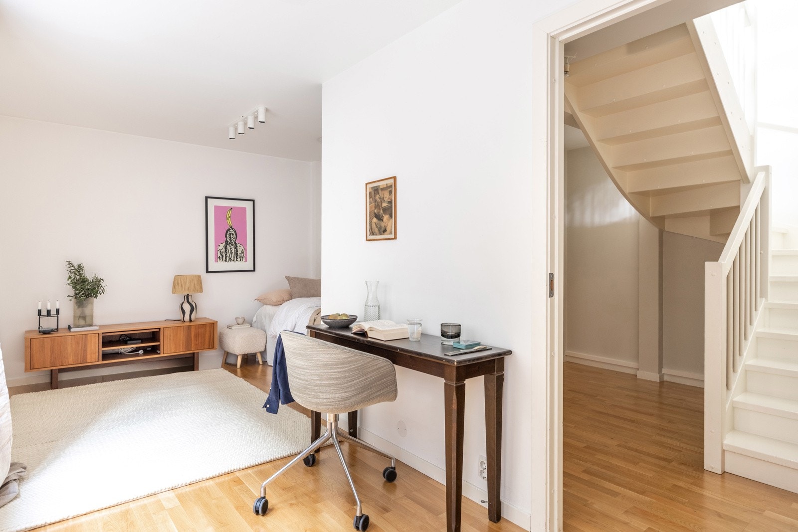 Kjellerstue. Mulighet for etablering av utleiedel, kjøper står ansvarlig for søknad og kostnader ved dette. Galleribilde