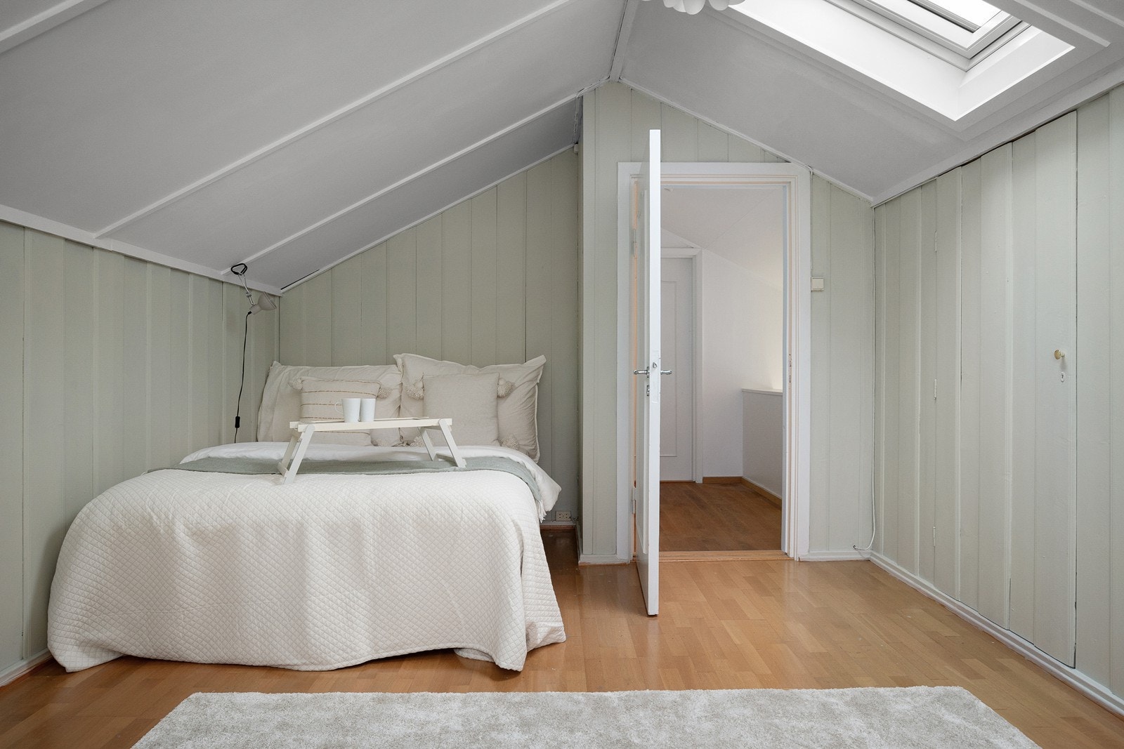 Innredet loftsrom Galleribilde