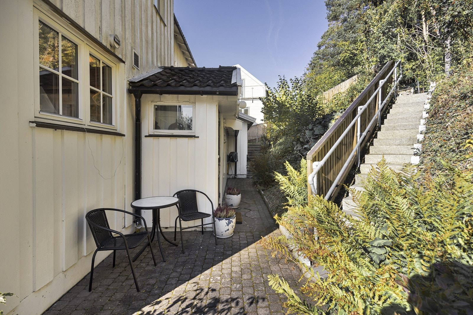 Det er montert to nye utekraner i nyere tid Galleribilde