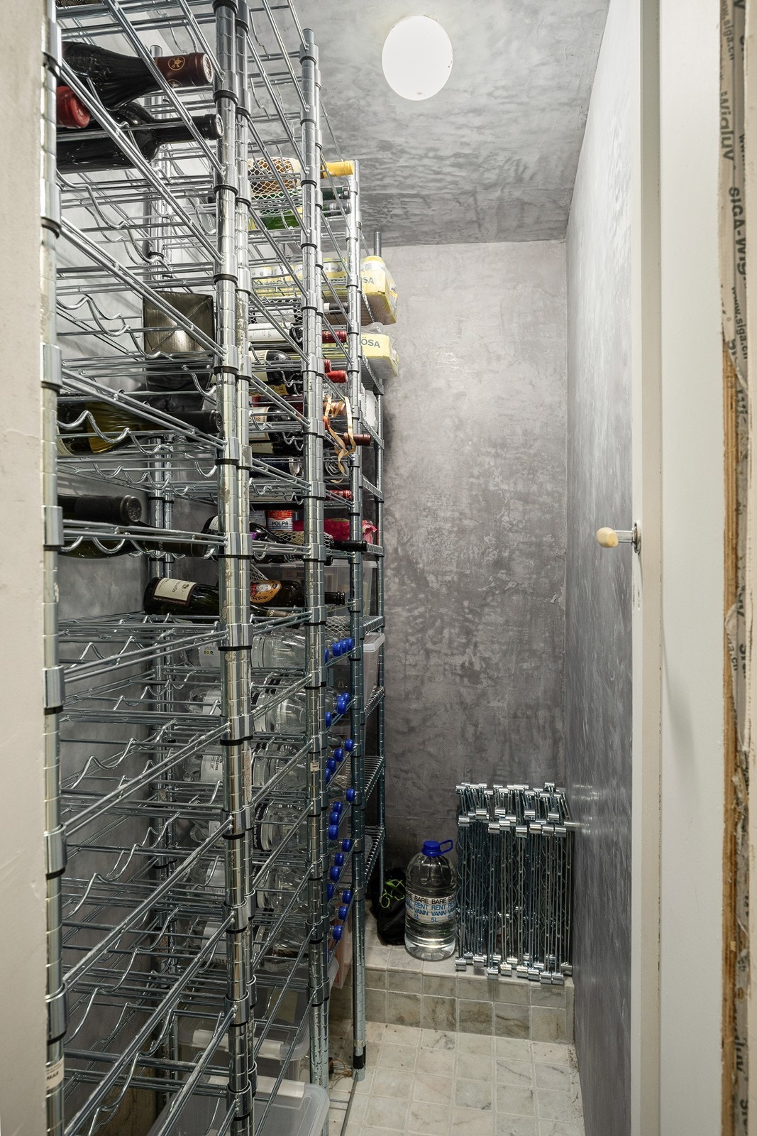 Bod/"vinkjeller" i underetasje Galleribilde