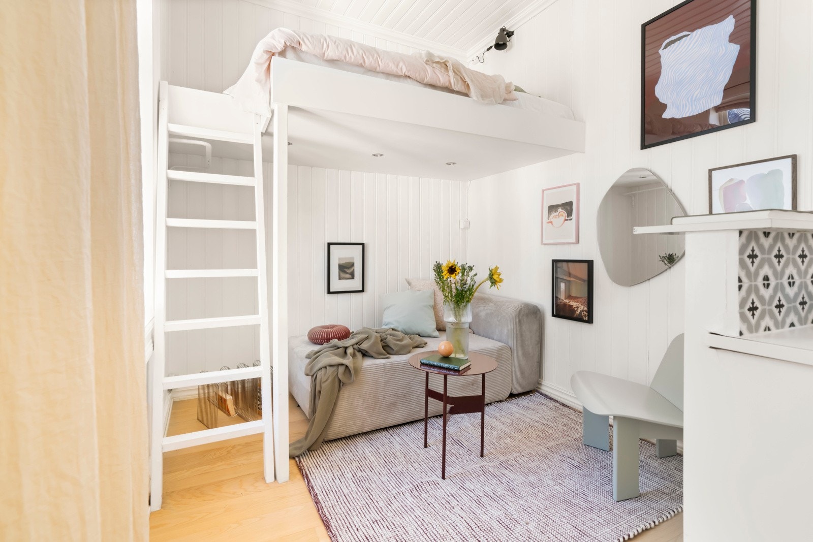 Vil du bo mitt i hjertet av Oslos pulserende liv, men likevel stille og rolig med kort vei til hyggelige friområder, er dette stedet for deg. Galleribilde