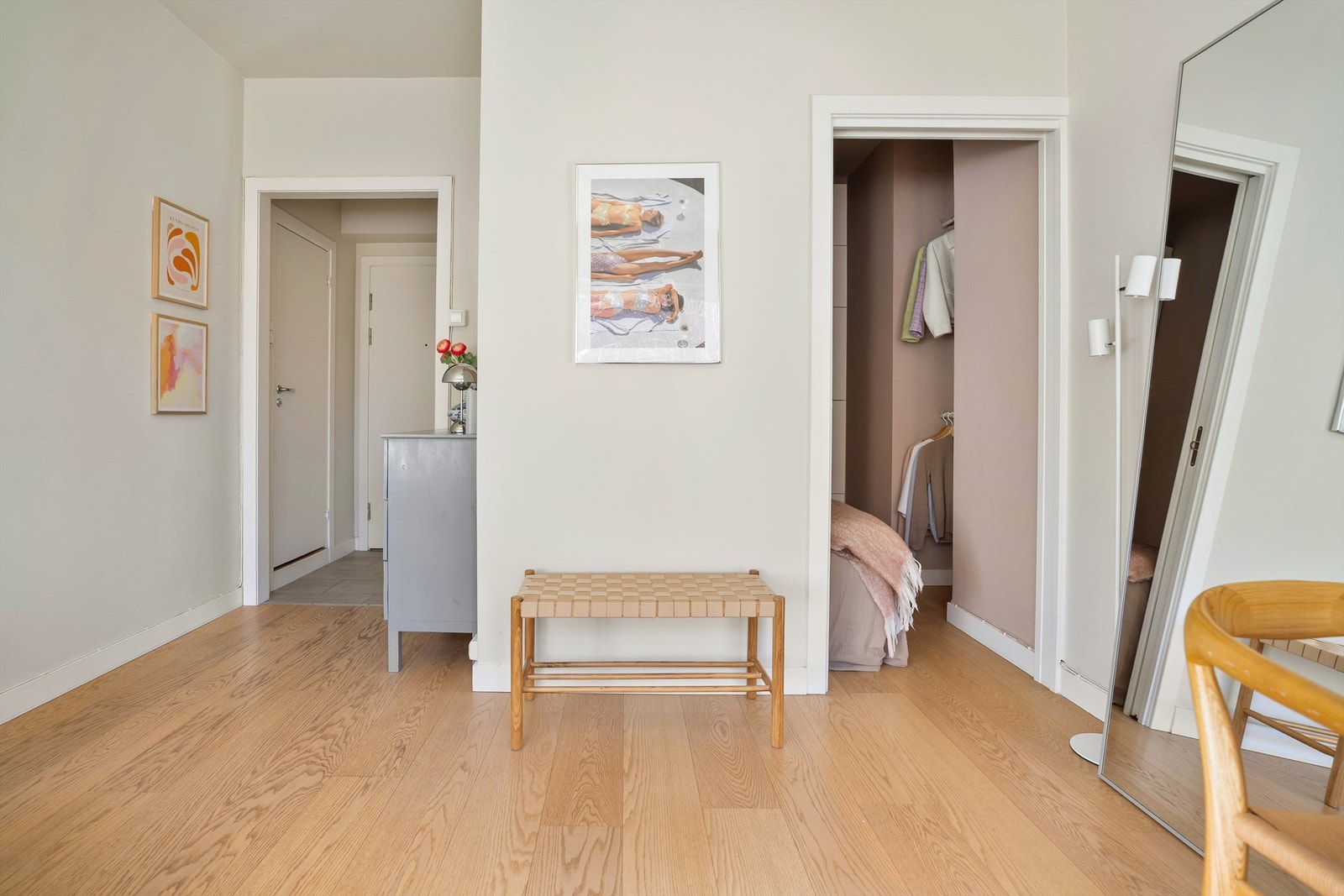 Inngang fra entré til baderom. Galleribilde