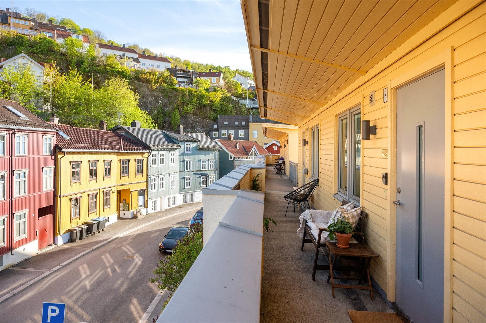 Leiligheten disponerer garasjeplass nr. 26 i Baglerbyen Garasjesameie. Det er montert lader for el-bil. Galleribilde