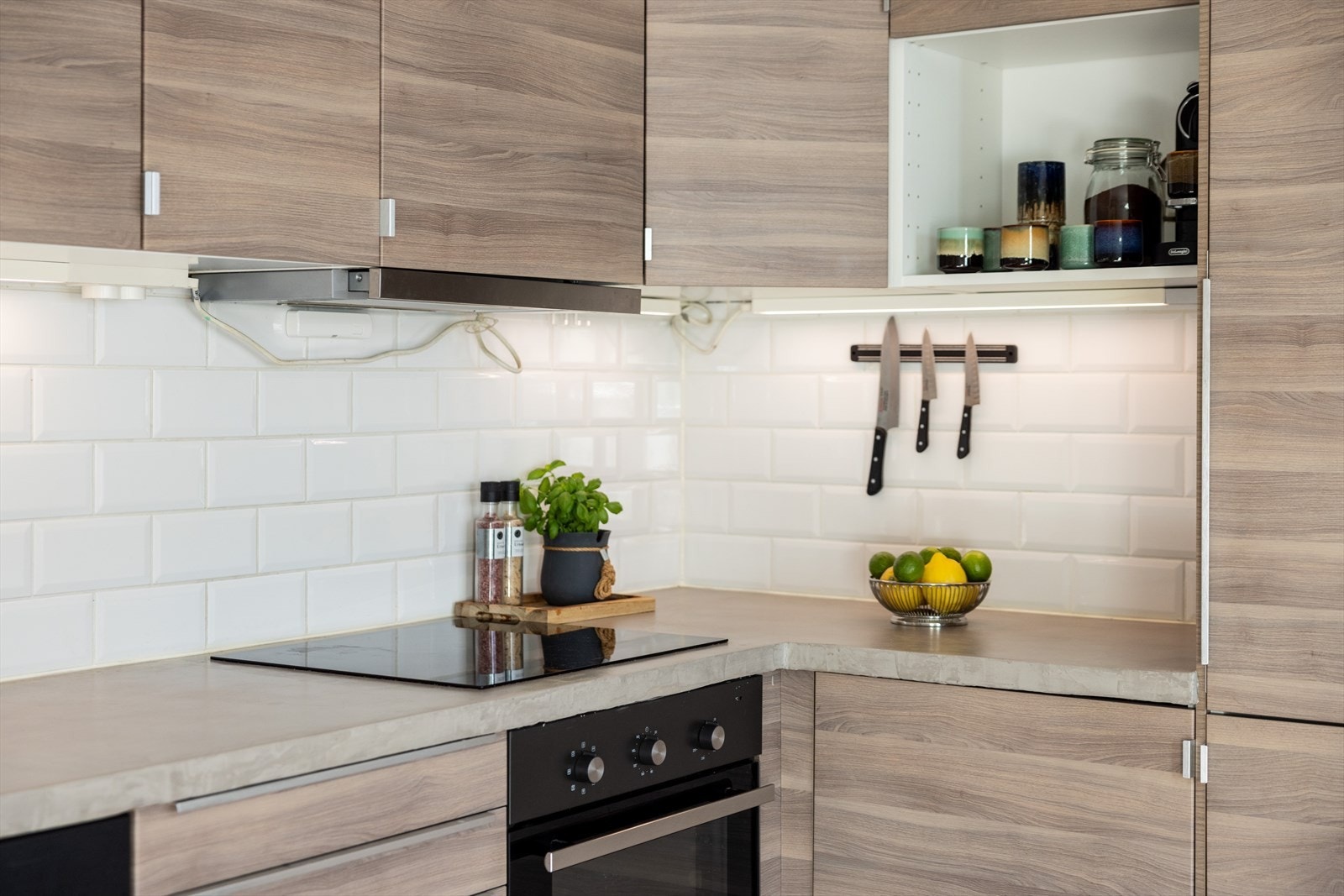 - Godt med benk- og skapplass - Galleribilde