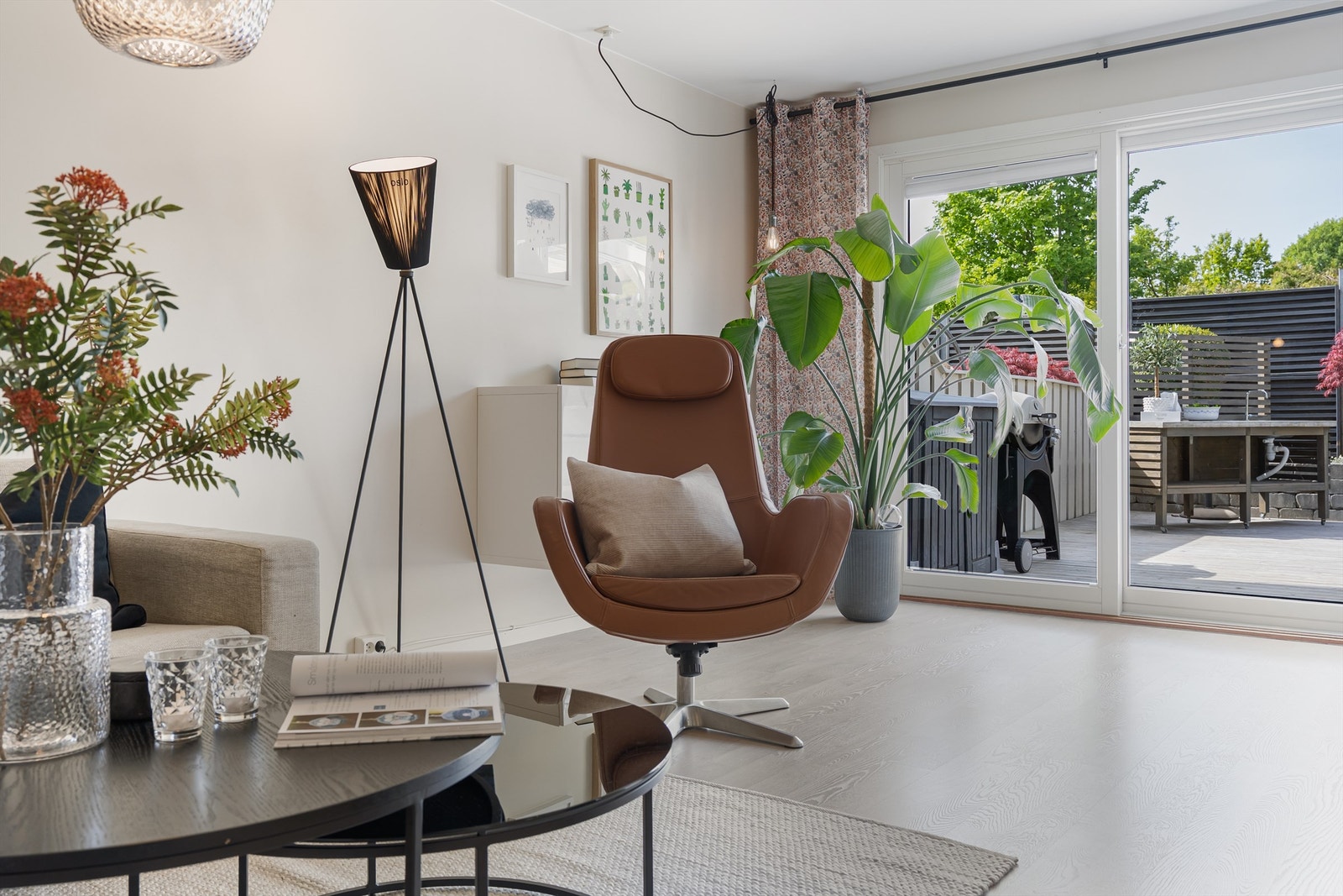 Stue med skyvedør ut til uteområdet. Galleribilde