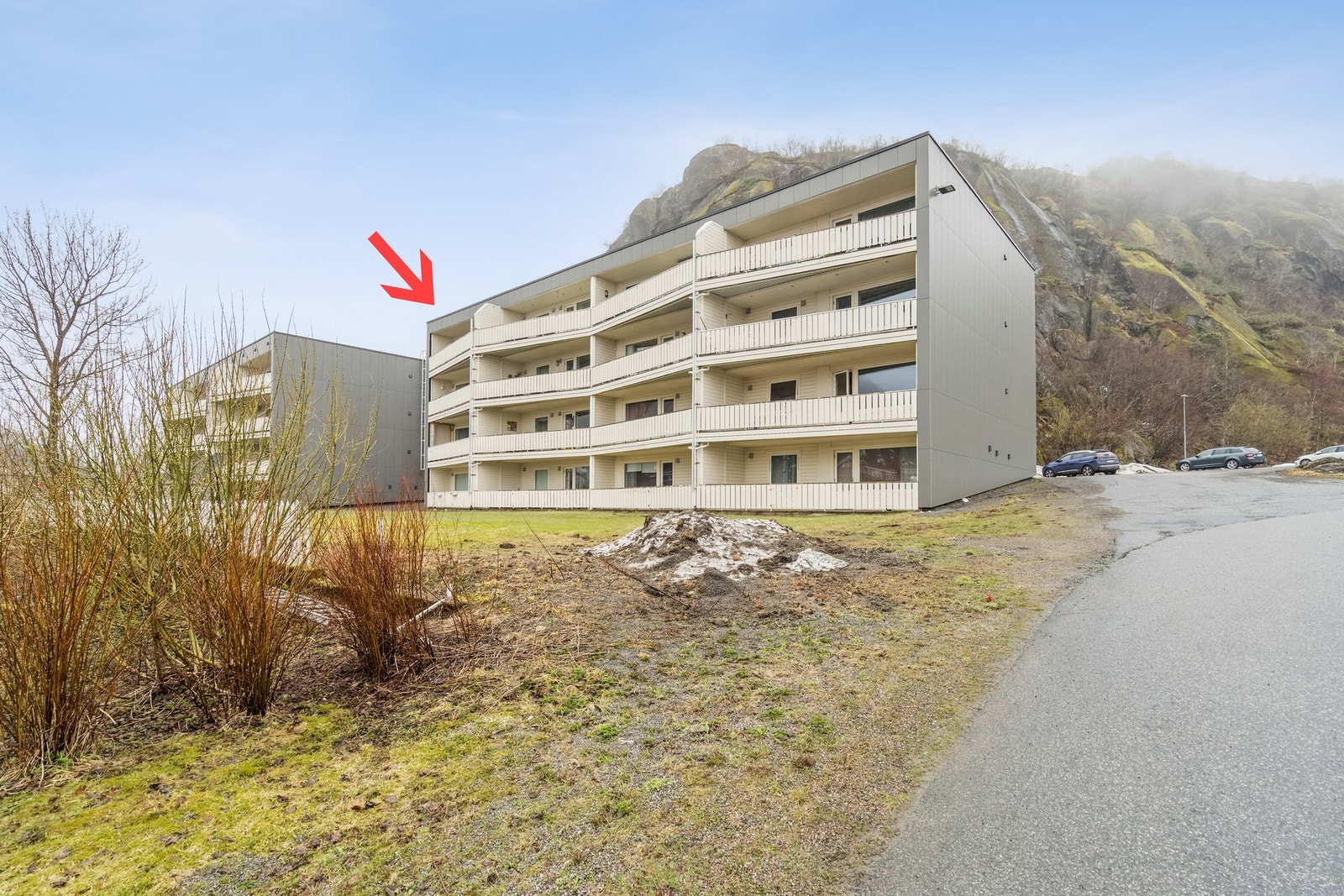 Leiligheten er smakfull innredet og fremstår velholdt. Galleribilde