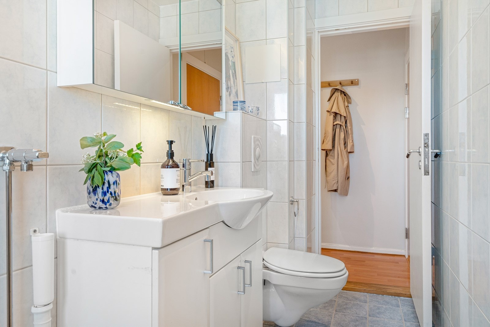 Opplegg til vaskemaskin. Det er også fellesvaskeri i kjelleren. Galleribilde