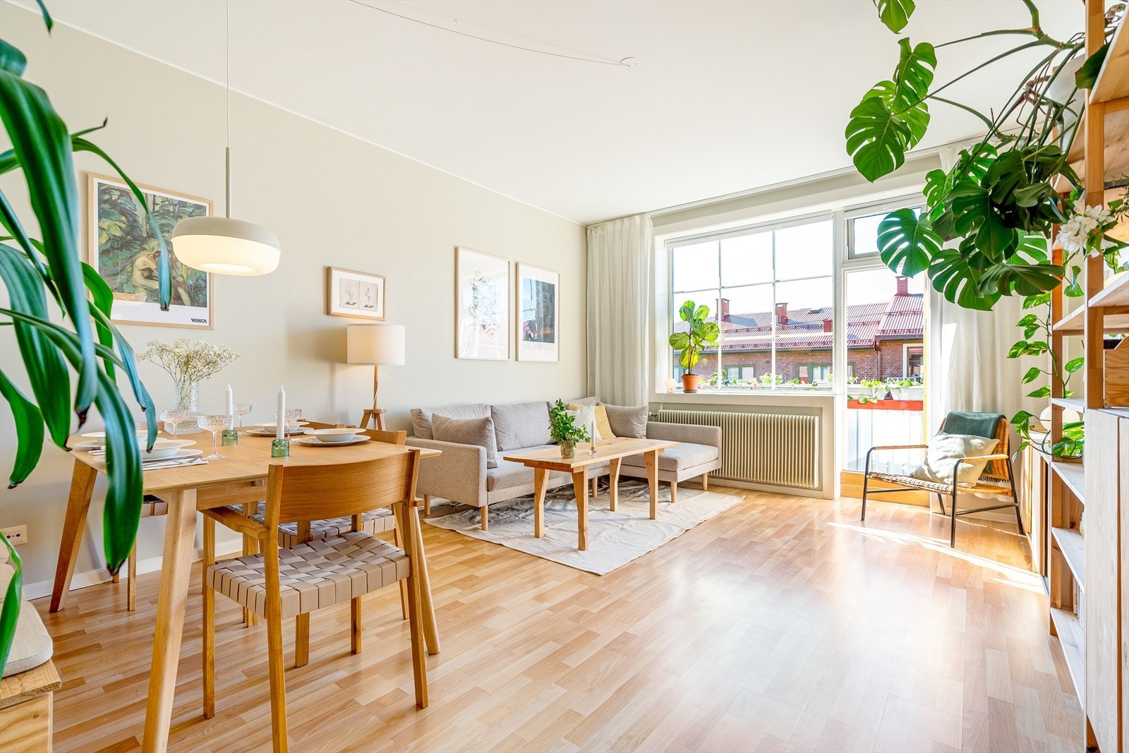 Lys og herlig to-roms i toppetasjen. Galleribilde