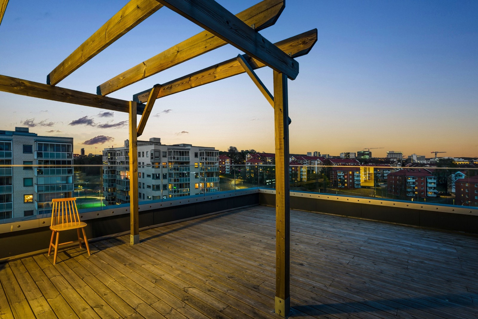 Stor felles takterrasse til nytte for beboerne Galleribilde