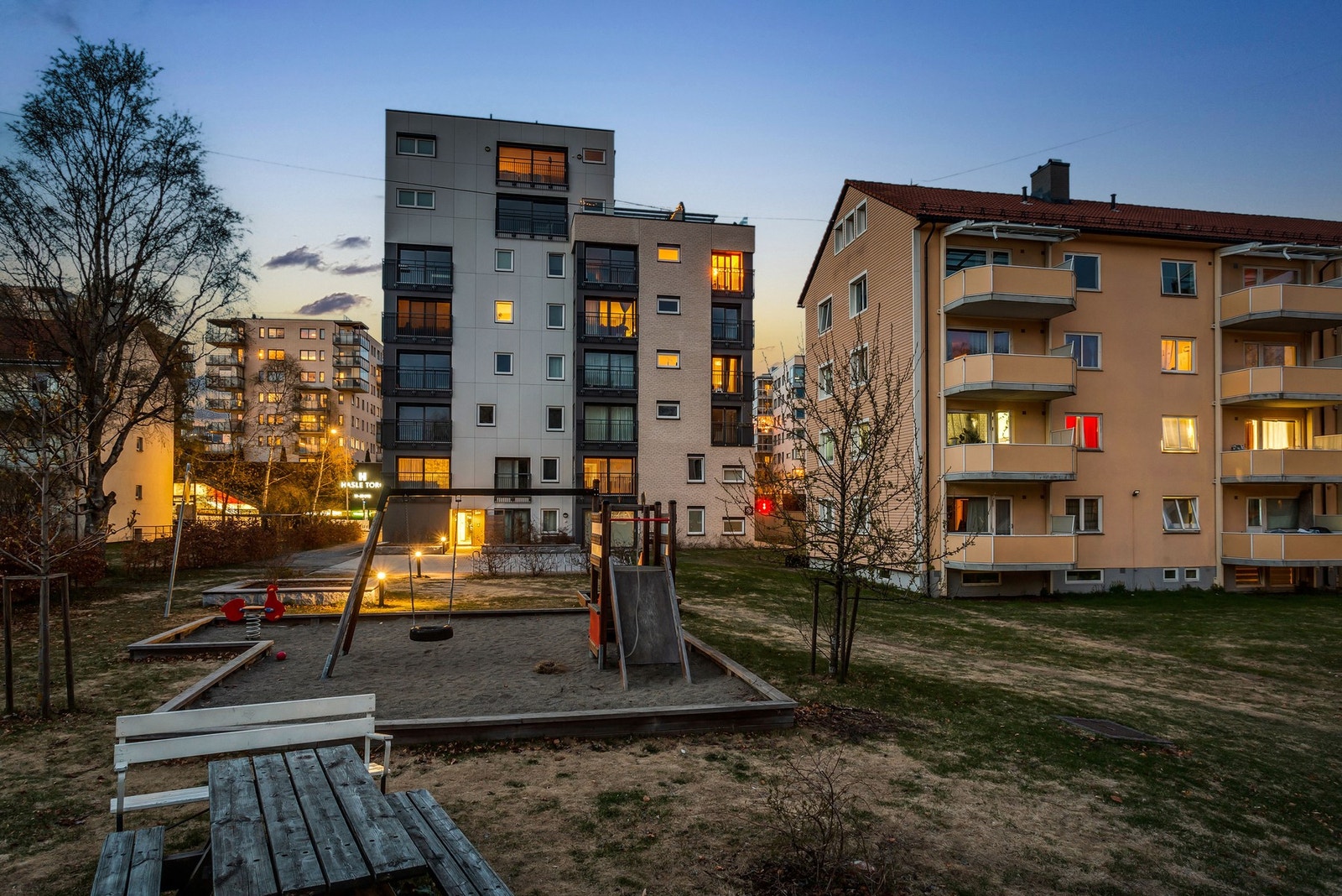 Leiligheten ligger i byggets 6. etasje og det er kun takterrasse over leiligheten Galleribilde