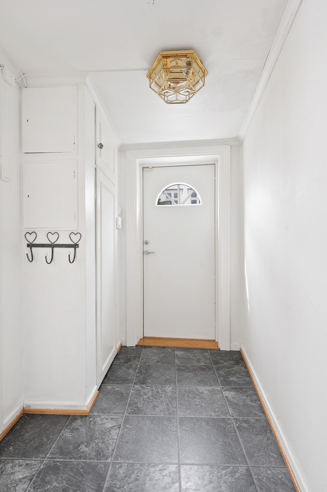 Inngangsparti hovedetasje Galleribilde